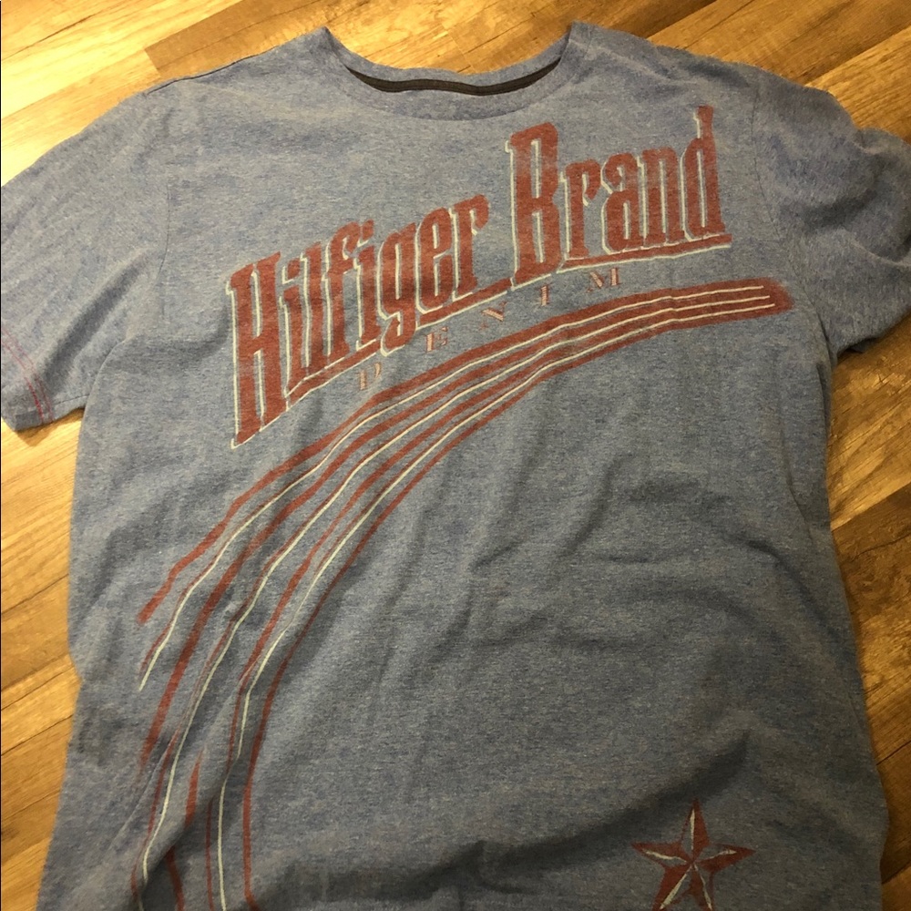 TOMMY HILFIGER T-SHIRT